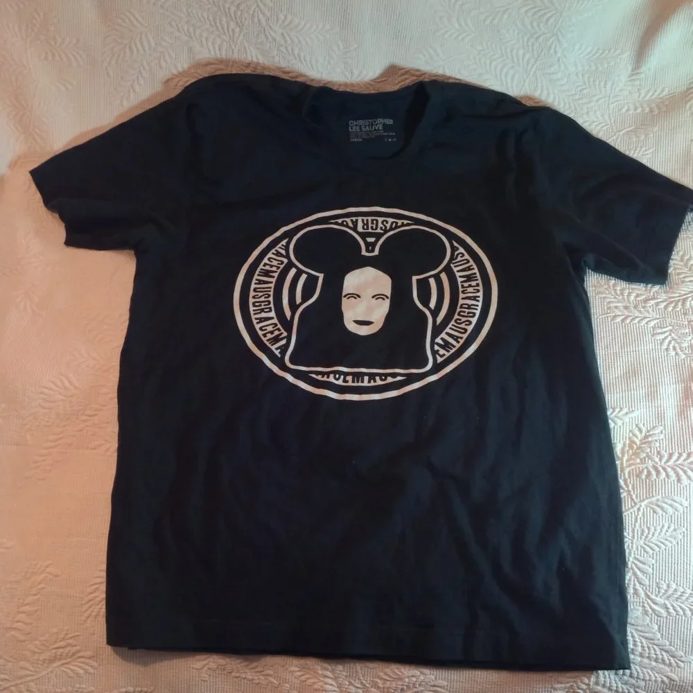 Christopher LEE SAUVE  T-Shirt NOS Grace Maus Coddington Collectible  pOP art